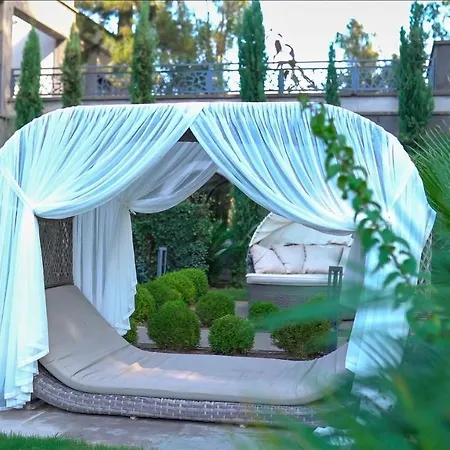 Отель Sandora Boutiuqe