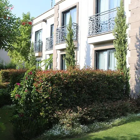 Отель Sandora Boutiuqe 4*