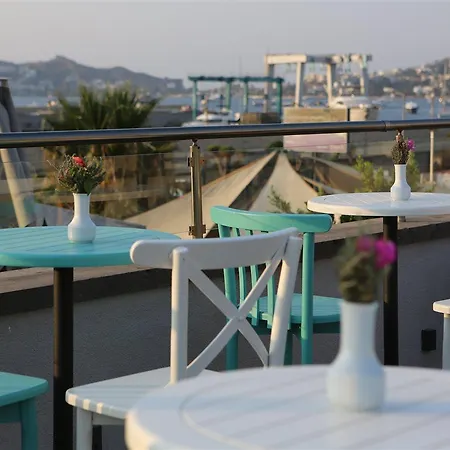 Sandora Boutiuqe Отель 4*