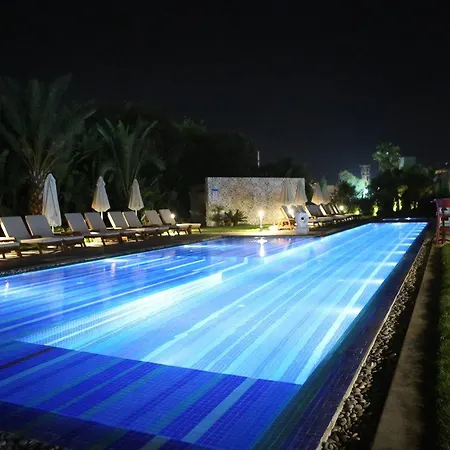 Отель Sandora Boutiuqe 4*