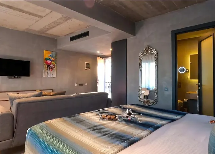 Sandora Boutiuqe Hotell 4*