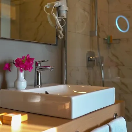 Sandora Boutiuqe Отель 4*